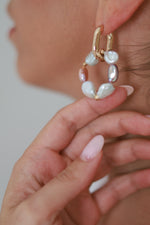 Boucles d'oreilles Divina portée profil