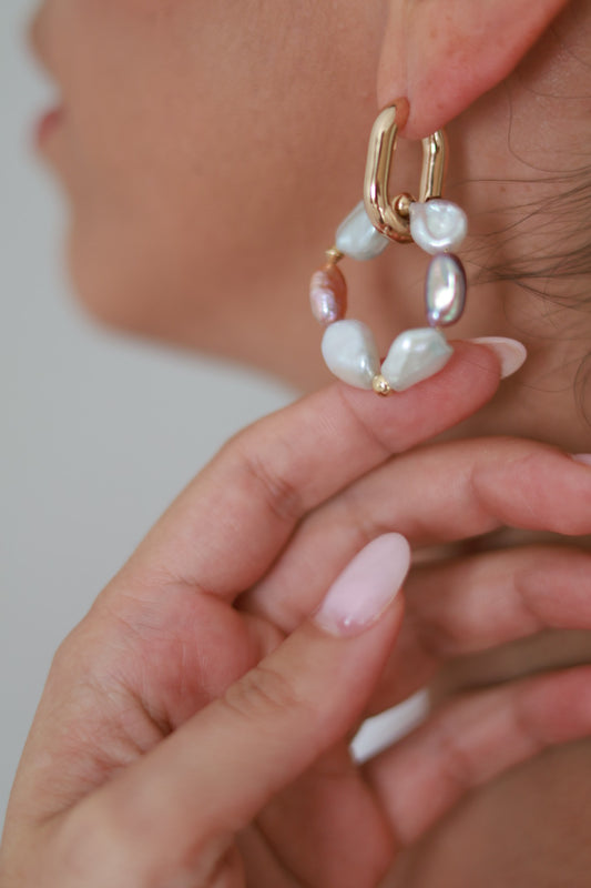 Boucles d'oreilles Divina portée profil