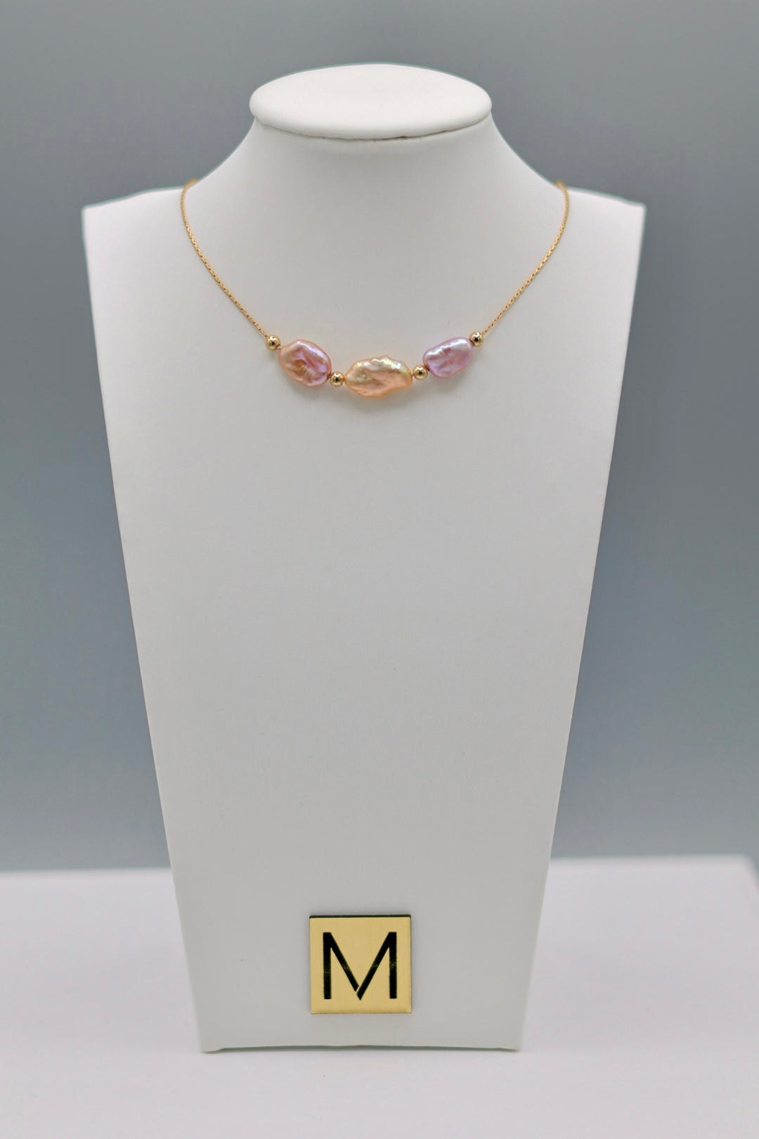 collier baie des anges présentoir de face