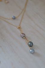 parure balade en polynésie, focus collier quatuor