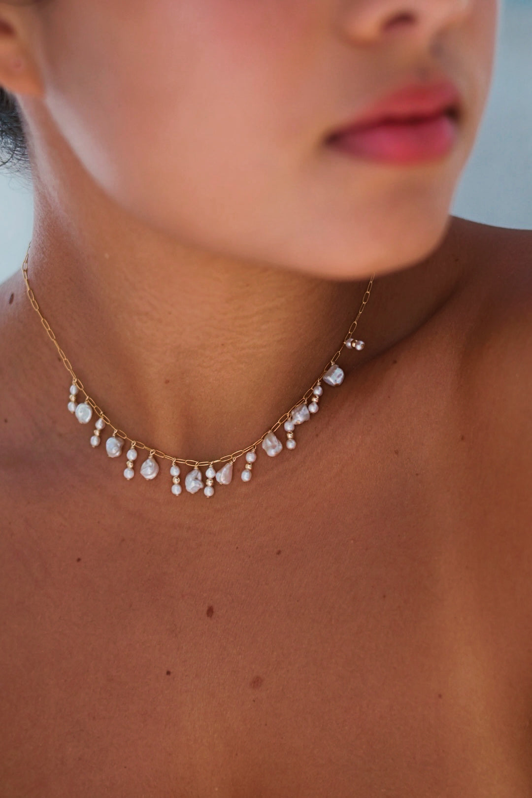 Collier chiara porté vue de face