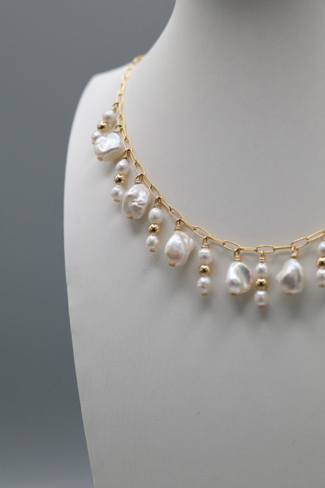 collier chiara vue rapprochée sur présentoir