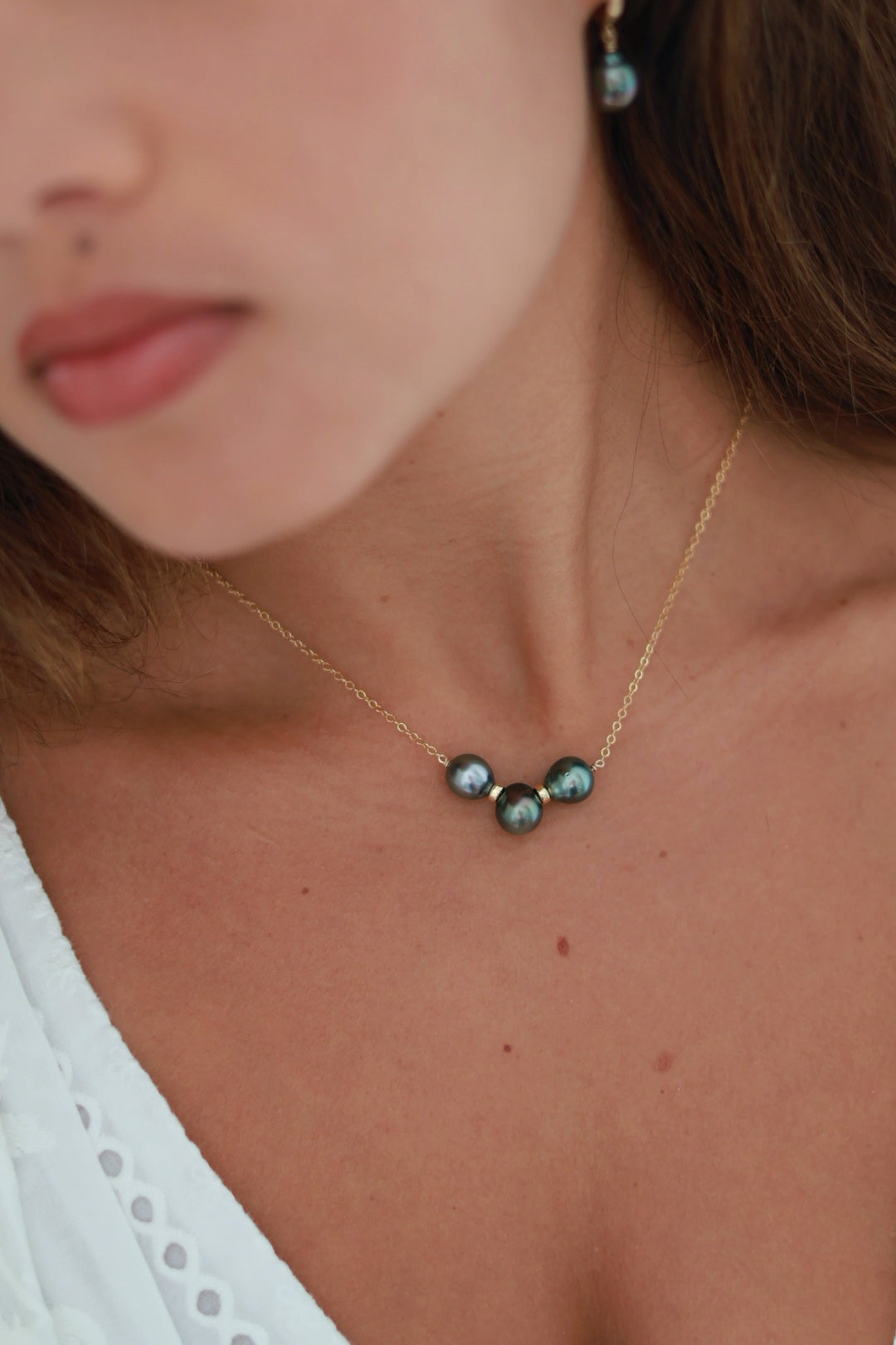 collier baby valentina porté de face