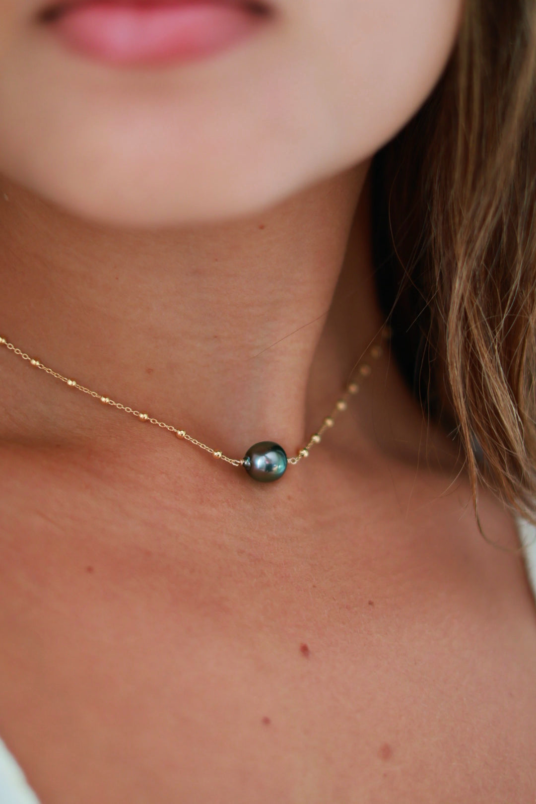 collier bali porté vue 2