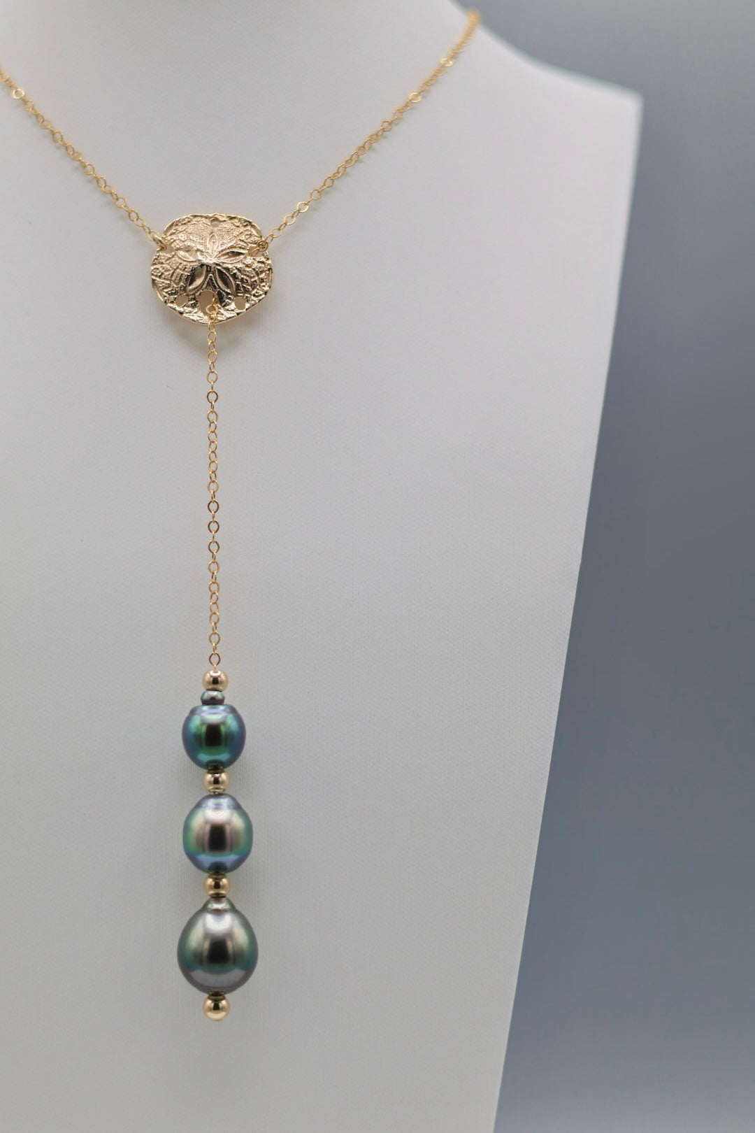 Collier shell & sand présentoir 1