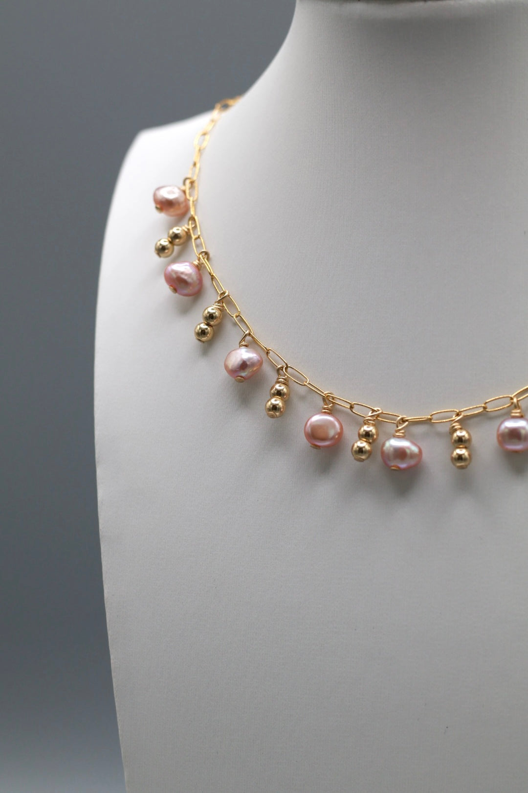 Collier Gloria focus