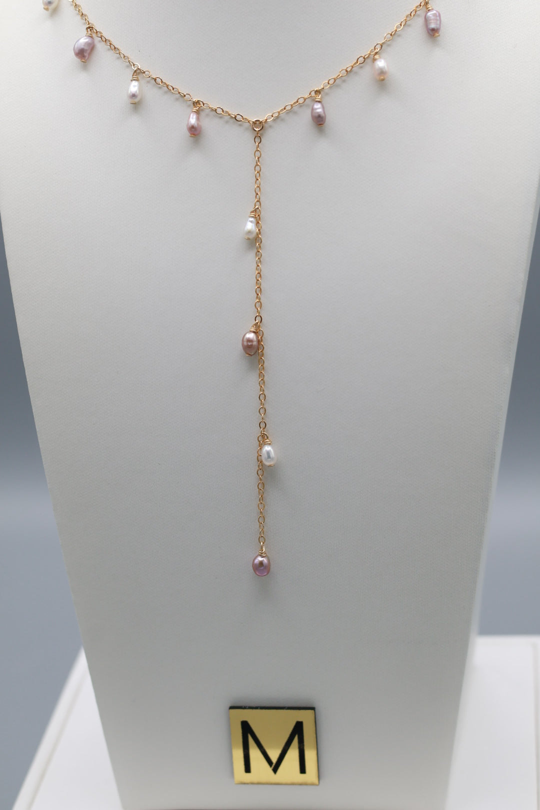 collier jasmine présentoir