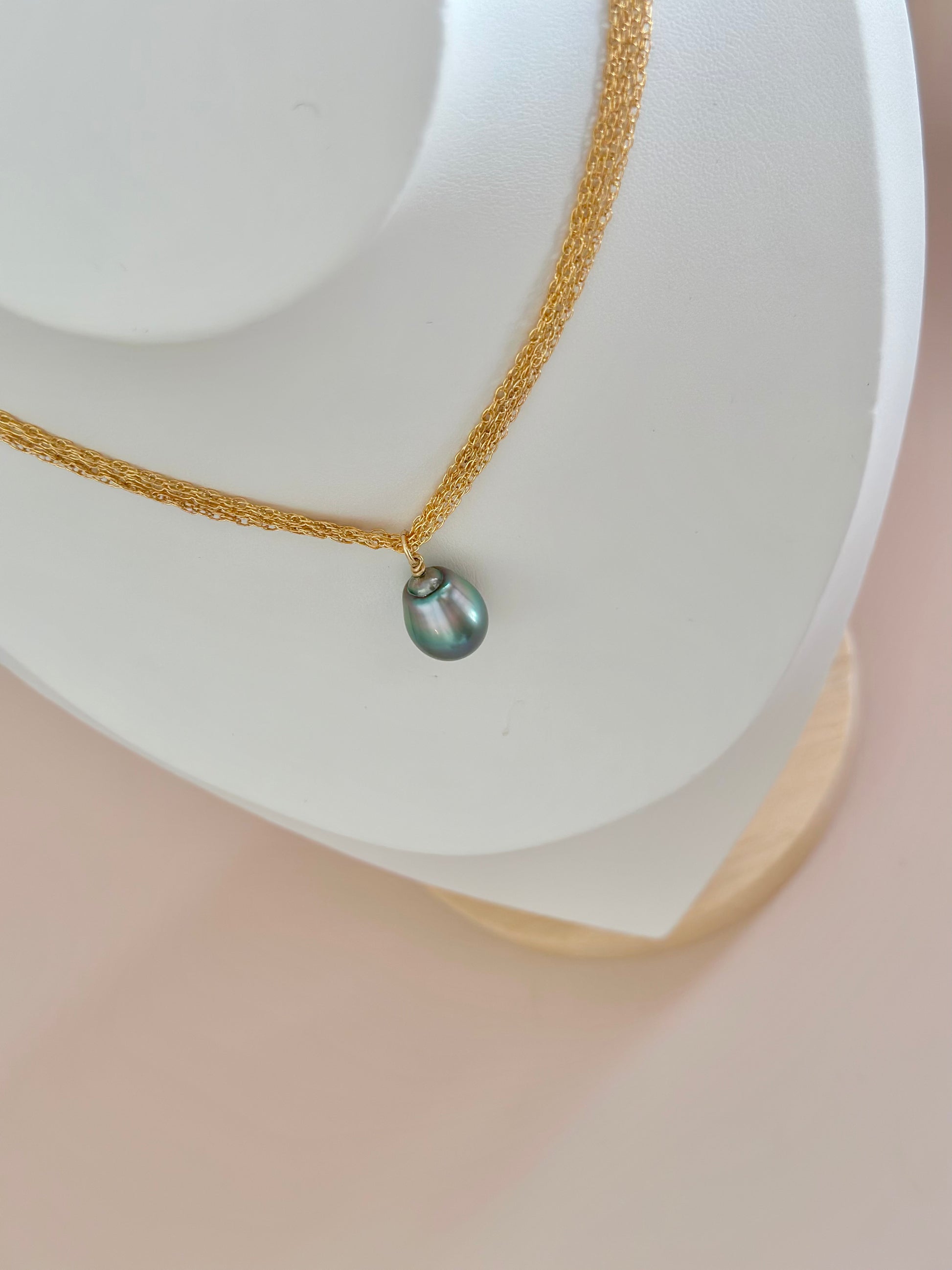 Collier Marquise présentoir vue dessus