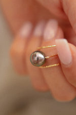 moorea diam bague en main