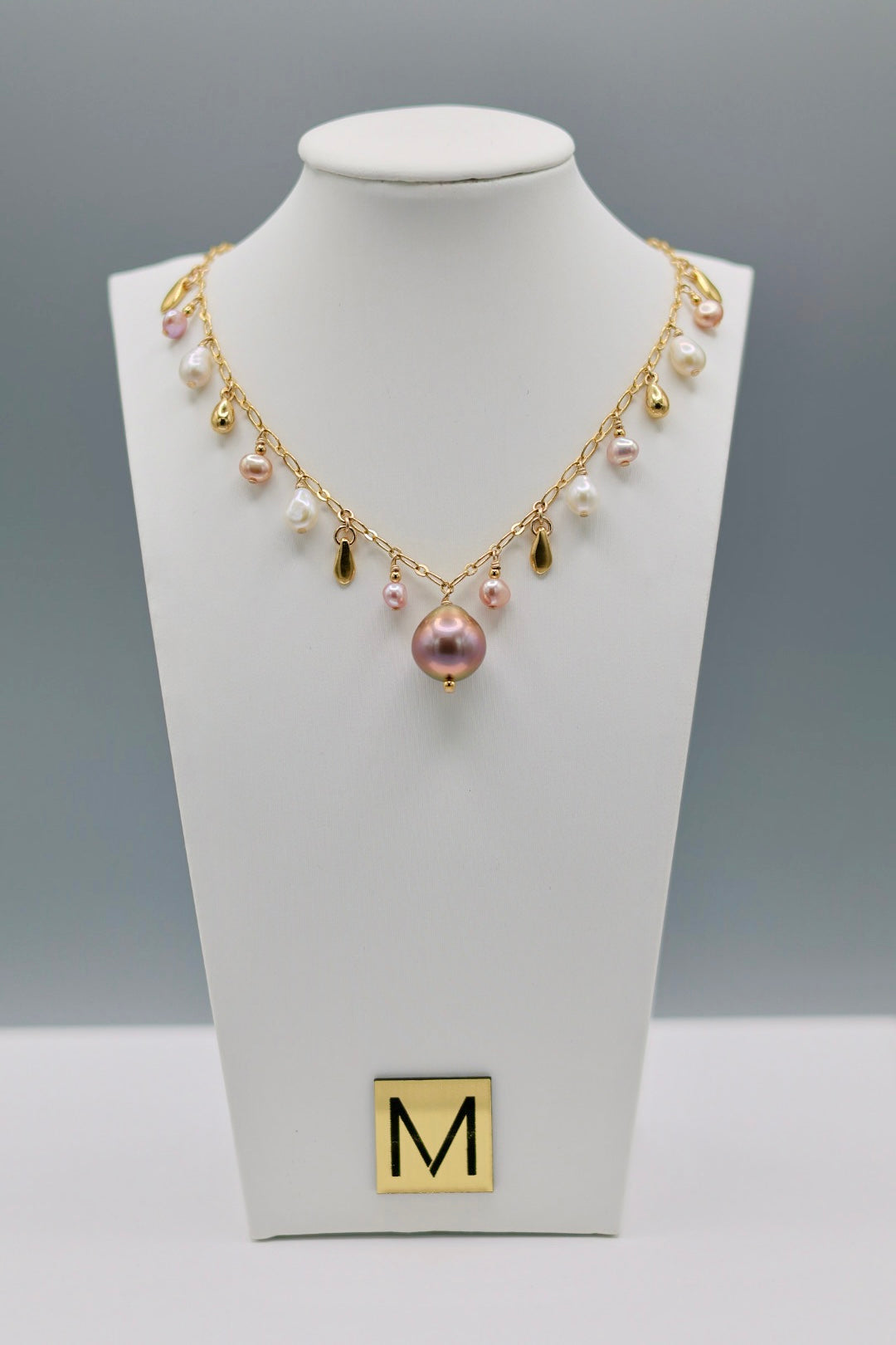 Collier Queen of the Sea présentoir